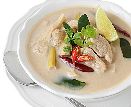 20a.  Tom khaa gai.  20 a.  Thai kyckling soppa i kokosmjölk, galanga rot, citrongräs, kafirlime blad och ris. Pris 120:-